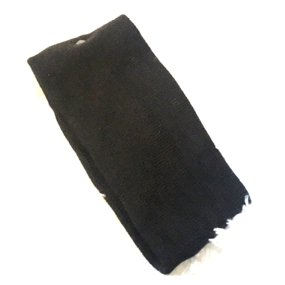 Free with purchase!!! Black knit band. 💁🏻‍♀️